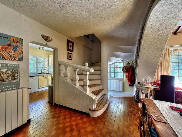 Magnifique maison de 158,7 m² à Aups avec piscine