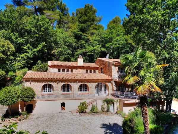 Magnifique maison de 158,7 m² à Aups avec piscine