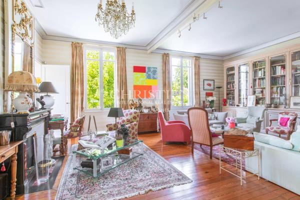 Bordeaux Saint Augustin – Maison en pierre de 300m² avec jardin, garage, piscine