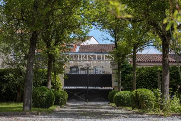 Bordeaux Saint Augustin – Maison en pierre de 300m² avec jardin, garage, piscine