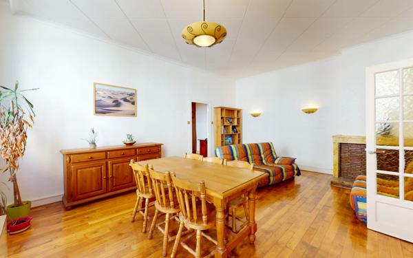 Appartement à vendre    2 pièces • 63 m2 Lyon 1