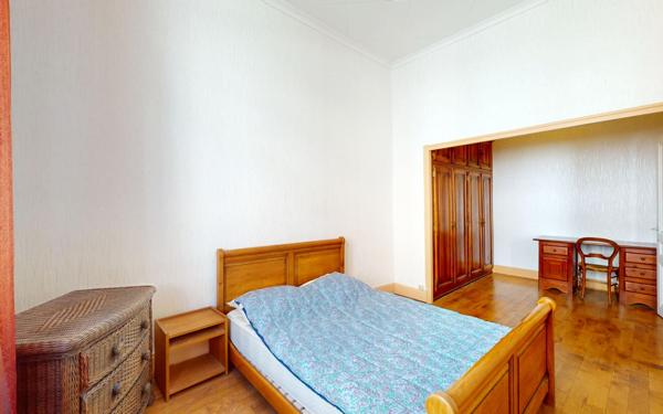 Appartement à vendre    2 pièces • 63 m2 Lyon 1