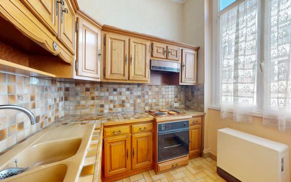 Appartement à vendre    2 pièces • 63 m2 Lyon 1