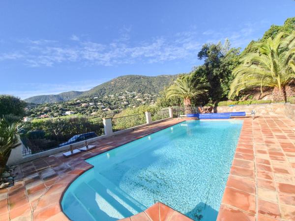 Maison à vendre  6 pièces - 180 m2 CAVALAIRE SUR MER - 83