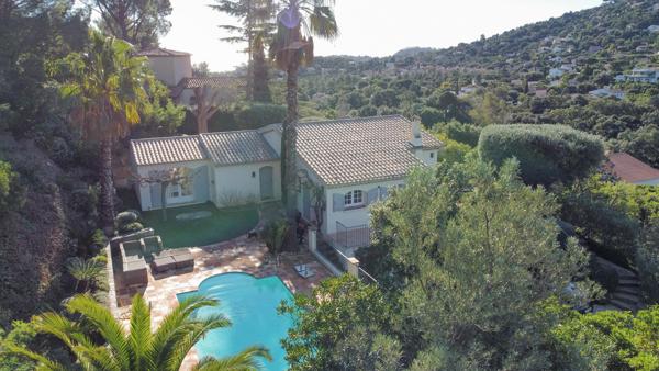 Maison à vendre  6 pièces - 180 m2 CAVALAIRE SUR MER - 83