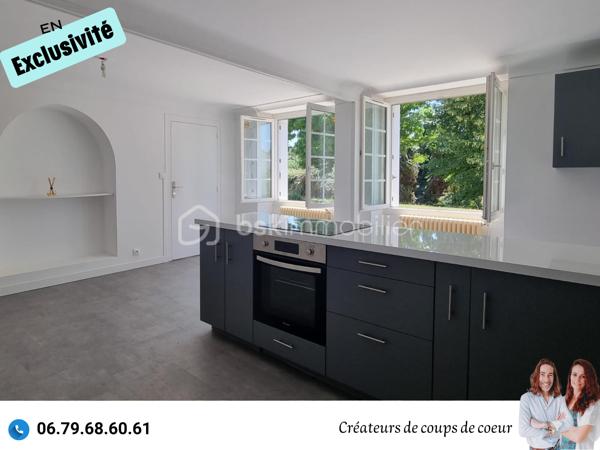Nous vous proposons en exclusivité cette jolie maison en pierre rénovée.
Elle se compose:
-Au rez-de-chaussée : une grande entrée de 14 m² environ avec un bel escalier en marbre et fer forgé, un salon avec cheminée, mezzanine, cuisine moderne toute équipée, cellier, cave. Une lingerie, chaufferie, wc séparé, une salle d'eau. Une chambre de 25 m² environ avec accès sur la terrasse, cette pièce peut également être utilisée comme salle à manger ou second salon.
-A l'étage : 3 belles chambres (de 13 à 25m² environ), une salle d'eau, wc séparé, un dressing de 13m² environ.
A l'extérieur : Attenant à la maison, une très grande dépendance offre un gros potentiel d'agrandissement. Un grand garage, préau, atelier chauffé. Petits toits.
Jardin clos et arboré (arbres fruitiers), avec deux accès sur la propriété.

Confort : Pompe à chaleur, ballon d'eau chaude thermodynamique, panneaux photovoltaïques en autoconsommation. 
Toiture neuve. Double vitrage, assainissement individuel.
Quelques finitions à prévoir. 

Située à quelques minutes du centre de Celles-Sur-Belle (école, collège), et à 20 minutes de Niort. 

Notre regard : "On adore le cachet ! C'est un bien qui allie ancien et moderne, très lumineux. Les portes fenêtres au rez-de-chaussée offrent un effet dedans / dehors très appréciable. En ce qui concerne l'aspect énergétique, difficile de faire mieux. L'emplacement est également idéal : à proximité des commerces tout en étant au calme".

Vendeurs, avis de valeur offert. Acquéreurs, bénéficiez de notre service financier.