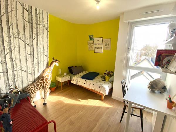 Appartement T5 d'exception de 102 M² avec garage, parking, 2 caves et balcon. VANNES CENTRE