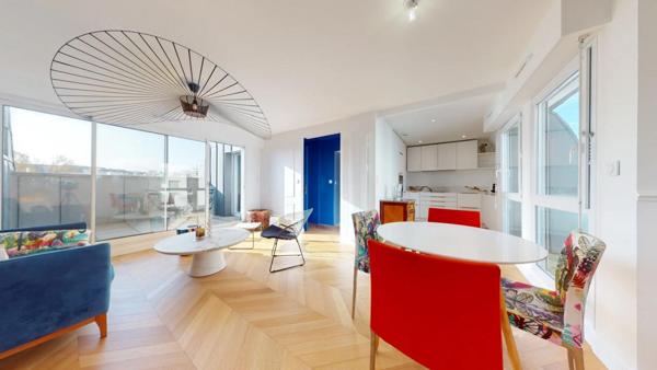 Appartement T5 d'exception de 102 M² avec garage, parking, 2 caves et balcon. VANNES CENTRE