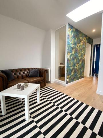 Appartement T5 d'exception de 102 M² avec garage, parking, 2 caves et balcon. VANNES CENTRE