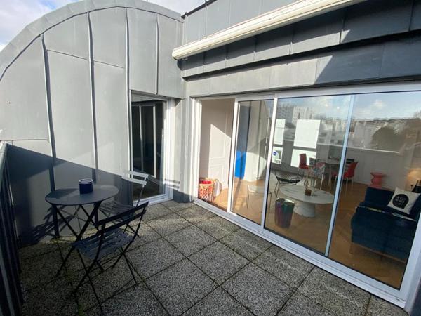 Appartement T5 d'exception de 102 M² avec garage, parking, 2 caves et balcon. VANNES CENTRE