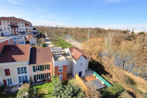 Appartement Villeneuve La Garenne 3 pièces 66.01 m2 + balcon de 10,35m2