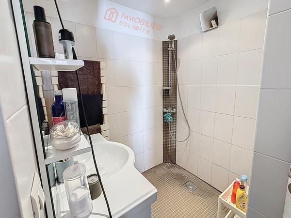 Nantes Sud Maison 39 m² rénovée , Garage, Impasse calme, Busway & Parc