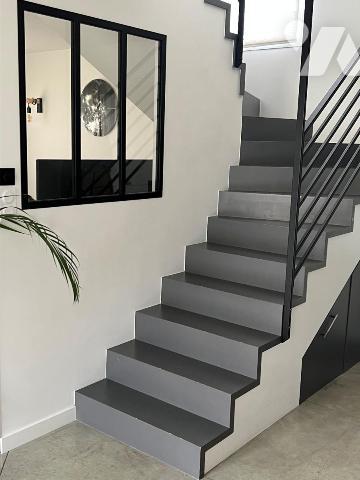 LAVAL, Maison contemporaine