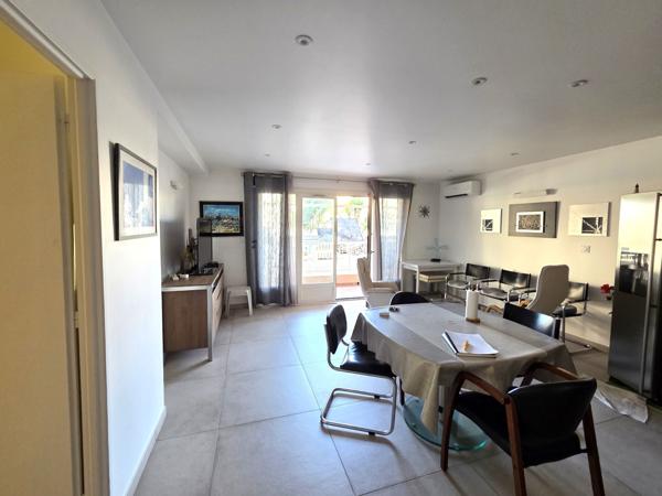 Appartement rénové proche centre ville et port