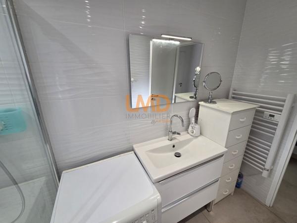 Appartement rénové proche centre ville et port