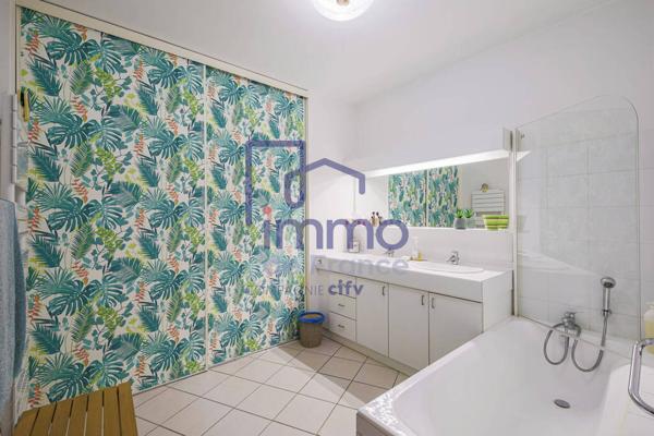 Meylan T3/T4+ Cuisine avec terrasse dans un Parc verdoyant