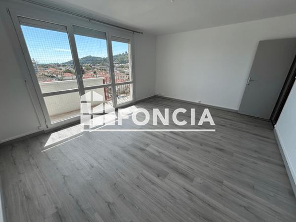Location Appartement 3 pièces 60 m² - 18 AVENUE DE L'EUROPE Laon 02000
