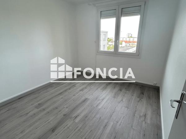 Location Appartement 3 pièces 60 m² - 18 AVENUE DE L'EUROPE Laon 02000