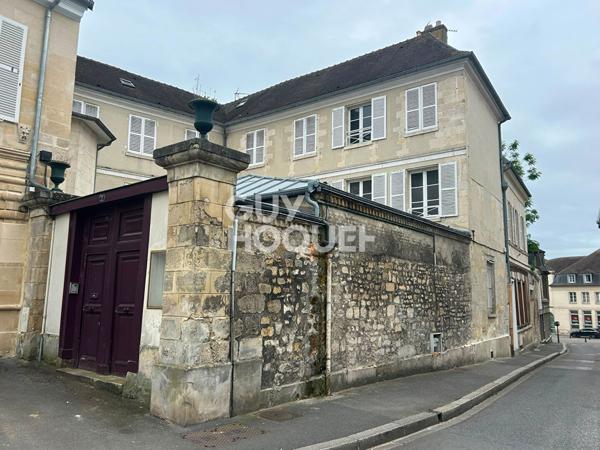 COMPIÈGNE HYPERCENTRE - DEMEURE DE MAÎTRE - BIEN D'EXCEPTION À RÉNOVER