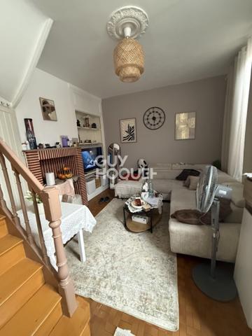SAINT PIERRE - MAISON EN BON ÉTAT D'ENVIRON  35M² AVEC UNE COURETTE