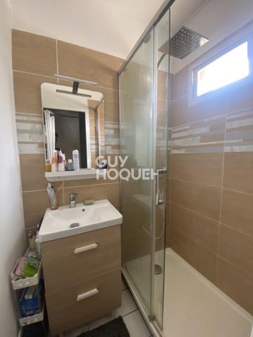 SAINT PIERRE - MAISON EN BON ÉTAT D'ENVIRON  35M² AVEC UNE COURETTE