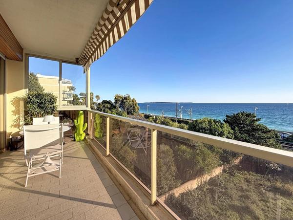 Appartement 3 pièces EN FRONT DE MER