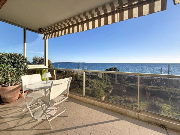 Appartement 3 pièces EN FRONT DE MER