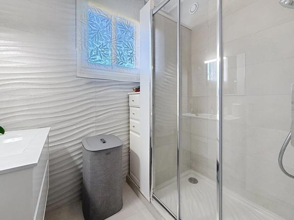 Appartement 3 pièces EN FRONT DE MER