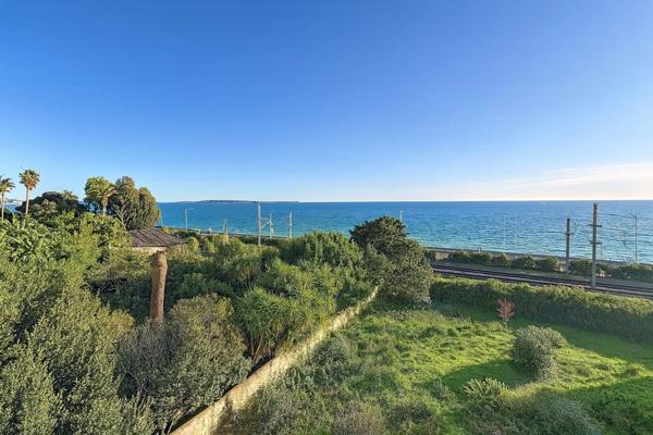 Appartement 3 pièces EN FRONT DE MER