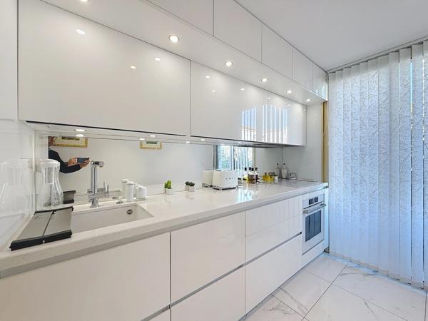 Appartement 3 pièces EN FRONT DE MER