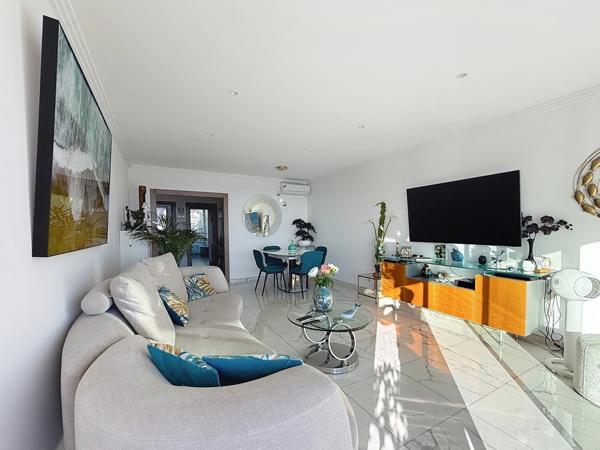 Appartement 3 pièces EN FRONT DE MER