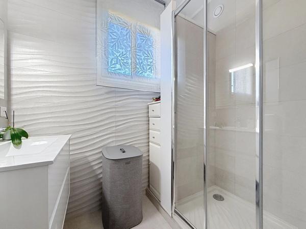 Appartement 3 pièces EN FRONT DE MER