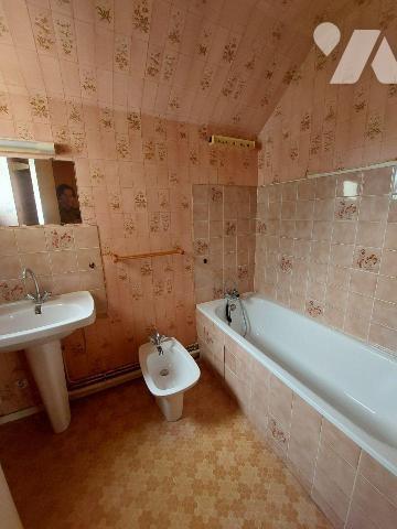  CHANTEPIE (35) - Maison de 100 m² exposée Sud + garage Dans le quartier des Loges, dans une ru...