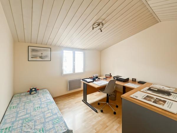 Maison avec piscine face à la Forêt