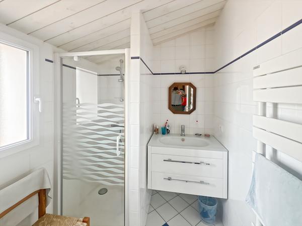 Maison avec piscine face à la Forêt