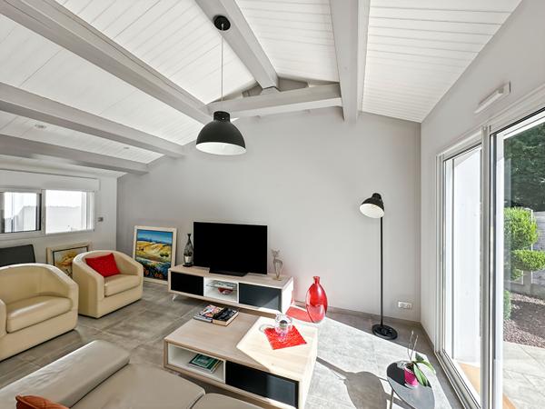 Maison avec piscine face à la Forêt