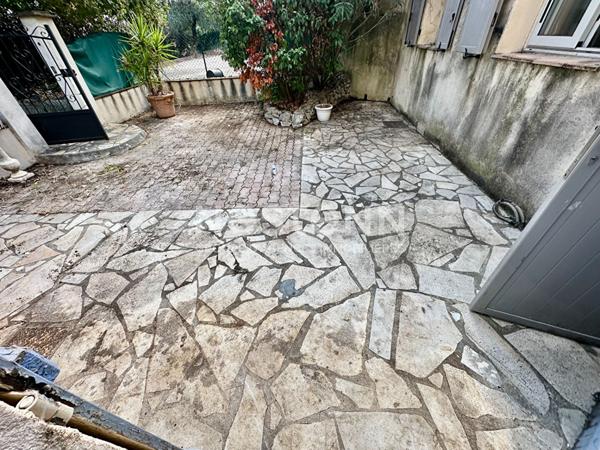 Appartement Speracedes limite le tignet 2 pièce(s) à rénover entièrement + Studio