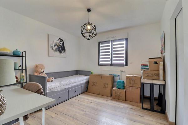 Maison  familiale récente, idéalement située