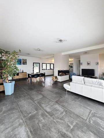 Maison contemporaine de 239 m²