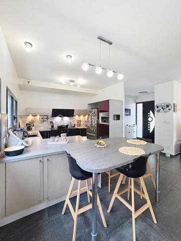 Maison contemporaine de 239 m²