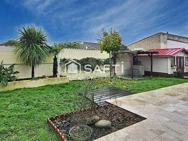 Maison coup de coeur de 2019 alliant modernité, charme et emplacement idéal!