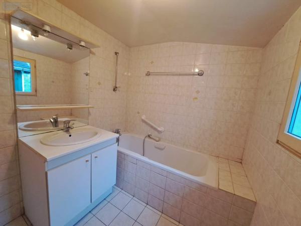 Maison à vendre à Château-Gontier-sur-Mayenne en Mayenne (53200), ref : 076/2704-MA/MOU