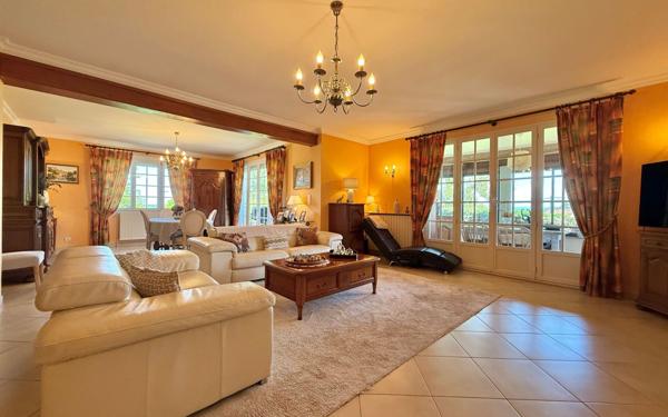 Maison à vendre    5 pièces • 161 m2 Lamarche-sur-Saône