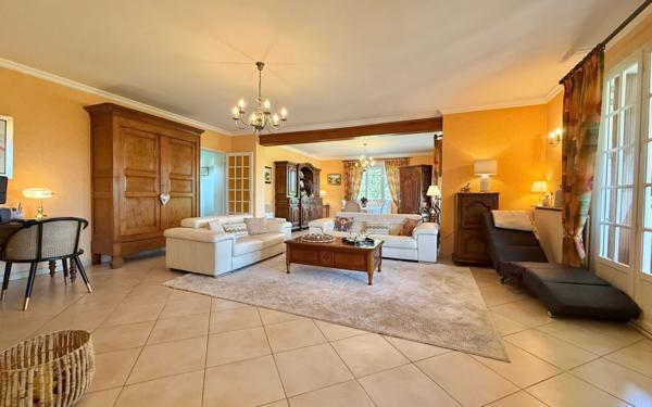 Maison à vendre    5 pièces • 161 m2 Lamarche-sur-Saône