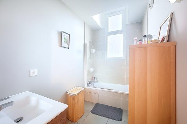 À vendre - T3, 3 pièces situé à Saint-Priest (69800)