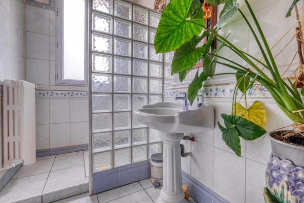 Maison de Maître en pierre de taille et habitation indépendante