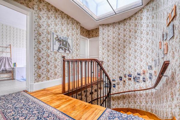 Maison de Maître en pierre de taille et habitation indépendante