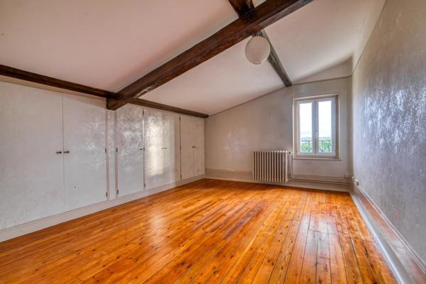 Maison de Maître en pierre de taille et habitation indépendante