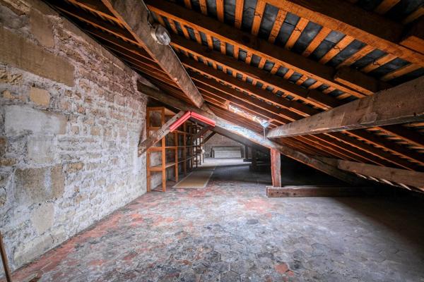 Maison de Maître en pierre de taille et habitation indépendante