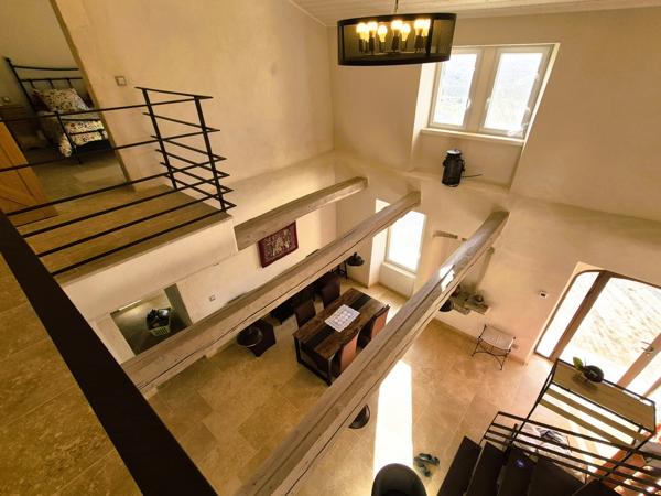 Relais de chasse de François 1er de 430 m² entièrement restauré en 2019 avec goût et des matériaux de qualité à l'abri des regards